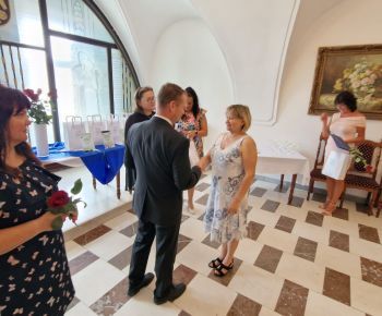 Spravodajstvo z podujatí / Slávnosť v Historickej Radnici v Rožňave ocenila talentovaných žiakov a pedagogických a nepedagogických zamestnancov odchádzajúcich do dôchodku - foto