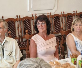 Spravodajstvo z podujatí / Slávnosť v Historickej Radnici v Rožňave ocenila talentovaných žiakov a pedagogických a nepedagogických zamestnancov odchádzajúcich do dôchodku - foto