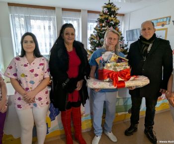 Spravodajstvo z podujatí / Primátor Michal Domik rozdával radosť deťom v Rožňave - foto Spravodajstvo z podujatí / Primátor Michal Domik rozdával radosť deťom v Rožňave - foto