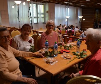 Akcie v dennom centre rok 2024 / Deň matiek - foto Akcie v dennom centre rok 2024 / Deň matiek - foto