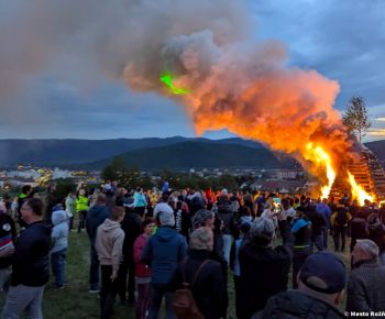 Spravodajstvo z podujatí / Vatra slobody v Rožňave prilákala viac ako tisíc návštevníkov! - foto