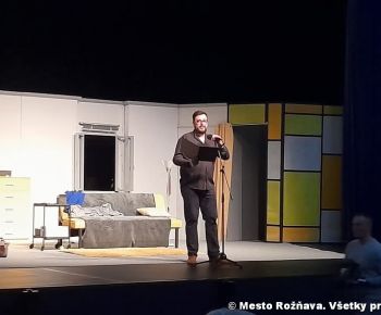 Akcie v dennom centre rok 2025 / MDŽ - foto