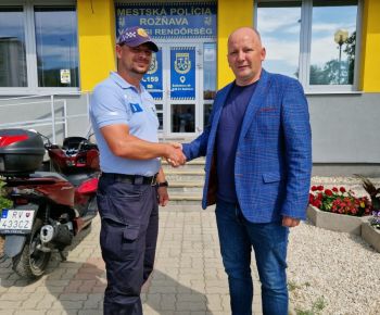 Zo života mestskej polície / Hrdinský a nebezpečný zásah mestských policajtov ocenil aj primátor mesta - foto