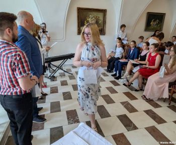 Spravodajstvo z podujatí / Ocenenie najúspešnejších žiakov základných škôl  v zriaďovateľskej pôsobnosti mesta Rožňava - foto