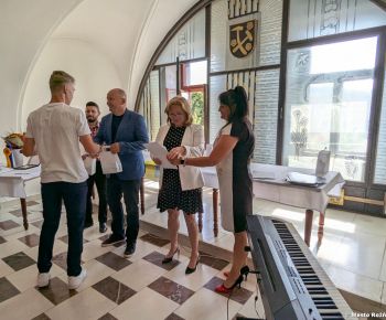 Spravodajstvo z podujatí / Ocenenie najúspešnejších žiakov základných škôl  v zriaďovateľskej pôsobnosti mesta Rožňava - foto