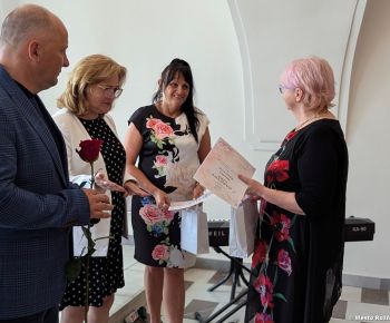 Spravodajstvo z podujatí / Pozdravenie pedagogických a nepedagogických zamestnancov  odchádzajúcich do dôchodku - foto