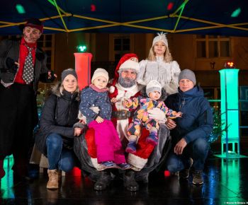 Spravodajstvo z podujatí / Rozprávkové Vianočné trhy 2025 priniesli do Rožňavy čarovnú atmosféru - foto