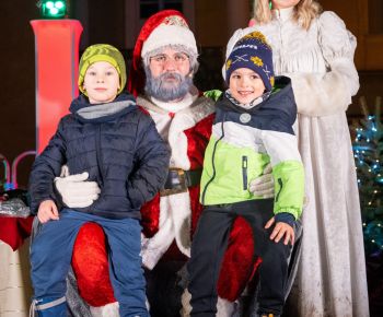 Spravodajstvo z podujatí / Rozprávkové Vianočné trhy 2025 priniesli do Rožňavy čarovnú atmosféru - foto