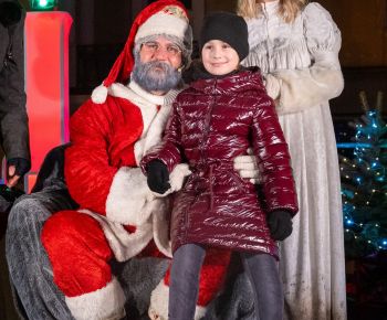 Spravodajstvo z podujatí / Rozprávkové Vianočné trhy 2025 priniesli do Rožňavy čarovnú atmosféru - foto