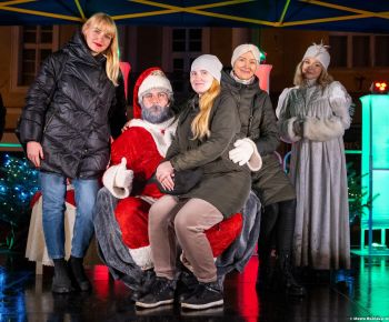 Spravodajstvo z podujatí / Rozprávkové Vianočné trhy 2025 priniesli do Rožňavy čarovnú atmosféru - foto