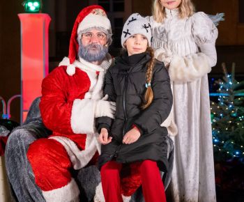 Spravodajstvo z podujatí / Rozprávkové Vianočné trhy 2025 priniesli do Rožňavy čarovnú atmosféru - foto