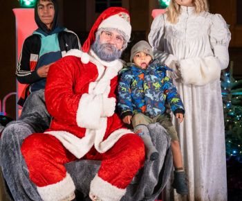 Spravodajstvo z podujatí / Rozprávkové Vianočné trhy 2025 priniesli do Rožňavy čarovnú atmosféru - foto