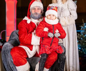 Spravodajstvo z podujatí / Rozprávkové Vianočné trhy 2025 priniesli do Rožňavy čarovnú atmosféru - foto