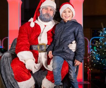 Spravodajstvo z podujatí / Rozprávkové Vianočné trhy 2025 priniesli do Rožňavy čarovnú atmosféru - foto