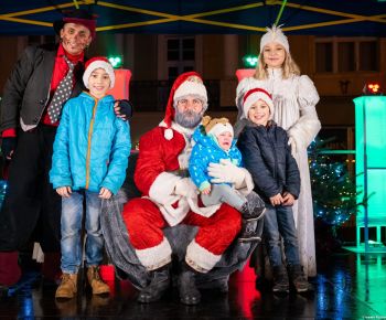 Spravodajstvo z podujatí / Rozprávkové Vianočné trhy 2025 priniesli do Rožňavy čarovnú atmosféru - foto