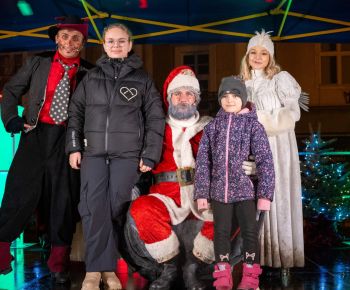 Spravodajstvo z podujatí / Rozprávkové Vianočné trhy 2025 priniesli do Rožňavy čarovnú atmosféru - foto