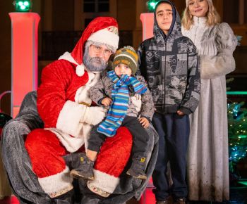 Spravodajstvo z podujatí / Rozprávkové Vianočné trhy 2025 priniesli do Rožňavy čarovnú atmosféru - foto