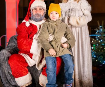 Spravodajstvo z podujatí / Rozprávkové Vianočné trhy 2025 priniesli do Rožňavy čarovnú atmosféru - foto