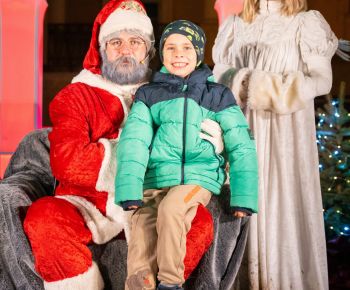 Spravodajstvo z podujatí / Rozprávkové Vianočné trhy 2025 priniesli do Rožňavy čarovnú atmosféru - foto