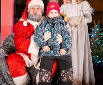 Spravodajstvo z podujatí / Rozprávkové Vianočné trhy 2025 priniesli do Rožňavy čarovnú atmosféru - foto