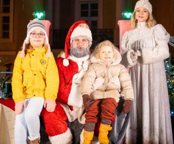 Spravodajstvo z podujatí / Rozprávkové Vianočné trhy 2025 priniesli do Rožňavy čarovnú atmosféru - foto