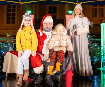 Spravodajstvo z podujatí / Rozprávkové Vianočné trhy 2025 priniesli do Rožňavy čarovnú atmosféru - foto