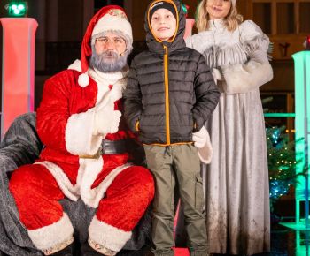 Spravodajstvo z podujatí / Rozprávkové Vianočné trhy 2025 priniesli do Rožňavy čarovnú atmosféru - foto