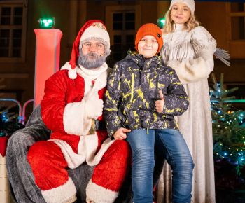 Spravodajstvo z podujatí / Rozprávkové Vianočné trhy 2025 priniesli do Rožňavy čarovnú atmosféru - foto