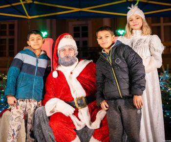 Spravodajstvo z podujatí / Rozprávkové Vianočné trhy 2025 priniesli do Rožňavy čarovnú atmosféru - foto