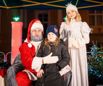 Spravodajstvo z podujatí / Rozprávkové Vianočné trhy 2025 priniesli do Rožňavy čarovnú atmosféru - foto