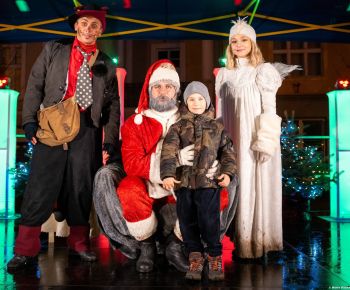 Spravodajstvo z podujatí / Rozprávkové Vianočné trhy 2025 priniesli do Rožňavy čarovnú atmosféru - foto