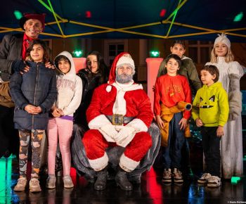 Spravodajstvo z podujatí / Rozprávkové Vianočné trhy 2025 priniesli do Rožňavy čarovnú atmosféru - foto