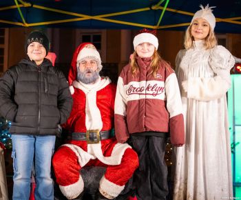 Spravodajstvo z podujatí / Rozprávkové Vianočné trhy 2025 priniesli do Rožňavy čarovnú atmosféru - foto