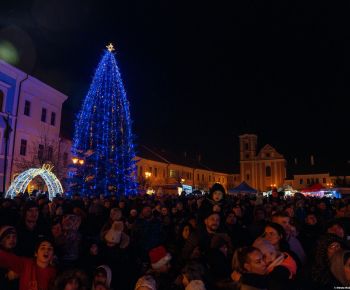 Spravodajstvo z podujatí / Rozprávkové Vianočné trhy 2025 priniesli do Rožňavy čarovnú atmosféru - foto