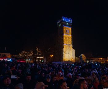 Spravodajstvo z podujatí / Rozprávkové Vianočné trhy 2025 priniesli do Rožňavy čarovnú atmosféru - foto