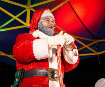 Spravodajstvo z podujatí / Rozprávkové Vianočné trhy 2025 priniesli do Rožňavy čarovnú atmosféru - foto