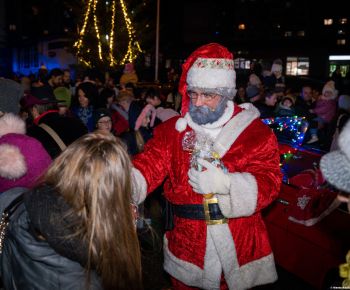 Spravodajstvo z podujatí / Rozprávkové Vianočné trhy 2025 priniesli do Rožňavy čarovnú atmosféru - foto