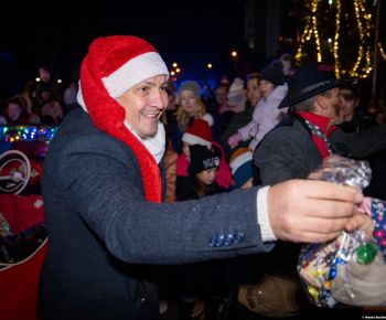 Spravodajstvo z podujatí / Rozprávkové Vianočné trhy 2025 priniesli do Rožňavy čarovnú atmosféru - foto