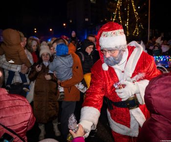 Spravodajstvo z podujatí / Rozprávkové Vianočné trhy 2025 priniesli do Rožňavy čarovnú atmosféru - foto