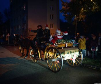 Spravodajstvo z podujatí / Rozprávkové Vianočné trhy 2025 priniesli do Rožňavy čarovnú atmosféru - foto