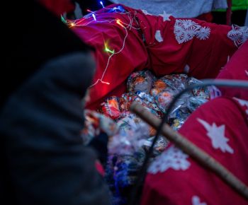 Spravodajstvo z podujatí / Rozprávkové Vianočné trhy 2025 priniesli do Rožňavy čarovnú atmosféru - foto