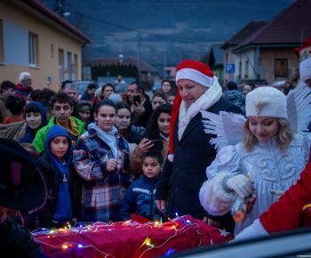 Spravodajstvo z podujatí / Rozprávkové Vianočné trhy 2025 priniesli do Rožňavy čarovnú atmosféru - foto