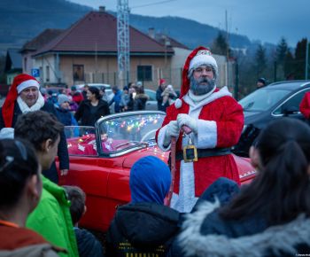 Spravodajstvo z podujatí / Rozprávkové Vianočné trhy 2025 priniesli do Rožňavy čarovnú atmosféru - foto