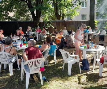 Akcie v dennom centre rok 2026 / Grilovačka namiesto turistiky priniesla skvelú náladu - foto