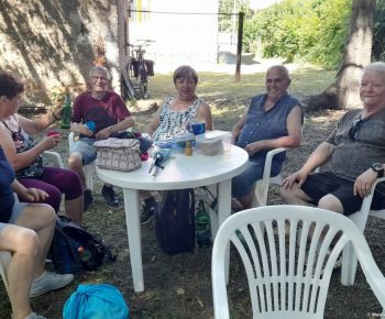 Akcie v dennom centre rok 2026 / Grilovačka namiesto turistiky priniesla skvelú náladu - foto