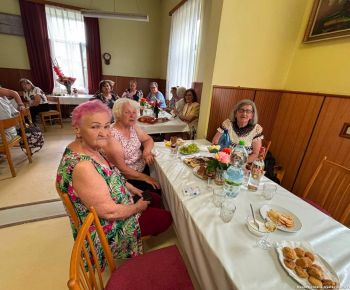 Akcie v dennom centre rok 2026 / Oslava životných jubileí členov Denného centra a JDS MO Rožňava - foto