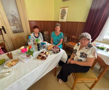 Akcie v dennom centre rok 2026 / Oslava životných jubileí členov Denného centra a JDS MO Rožňava - foto