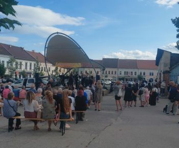 Spravodajstvo z podujatí / Príchod svetla v retro rytme leta pripomenul odkaz svätých Cyrila a Metoda - foto