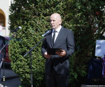 Spravodajstvo z podujatí / V Rožňave zneli príbehy hrdinov SNP, mesto si uctilo 82. výročie povstania - foto