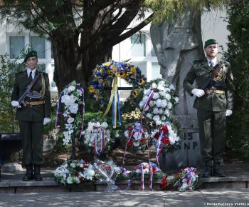 Spravodajstvo z podujatí / V Rožňave zneli príbehy hrdinov SNP, mesto si uctilo 82. výročie povstania - foto
